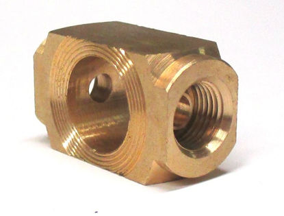 Picture of Master Cylinder Outlet Connector, 99A-2076